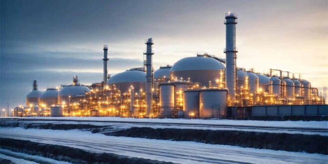 Catalytic Cracking vs. Hydrocracking in Refinery Operations