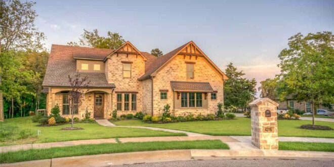 First Impressions From the Curb How a Driveway Entrance Shapes the Way a Home Feels